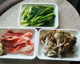 豚肉とまいたけと軟白葱のペペロンチーノ作り方1写真