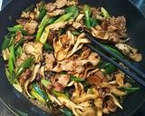 豚肉とまいたけと軟白葱のペペロンチーノ作り方6写真
