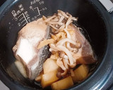 絶品炊飯器ぶり大根【出稼ぎメシ】作り方3写真
