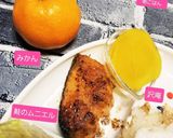 鮭ムニエル&花ハムシーザーサラダ目玉焼♡作り方3写真