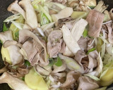 豚バラとじゃがいもとエリンギと舞茸の煮物作り方3写真