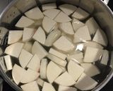 手羽元と京芋と椎茸の煮物作り方1写真