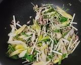 豚ひき肉とふんわり卵のサニーレタス炒め作り方10写真