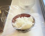 ごま塩とうめこ(カリカリ梅)のおにぎり作り方4写真