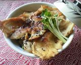 味付けは「源たれ」だけの！焼肉丼作り方3写真