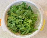 レンジで簡単副菜！春菊のエビ塩麹和え作り方2写真
