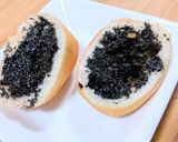 栄養たっぷり！黒ゴマ＆黒蜜添えトースト作り方2写真