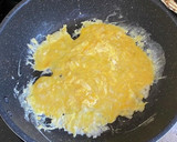 卵たっぷり・魚肉ソーセージの炒飯作り方3写真