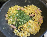 卵たっぷり・魚肉ソーセージの炒飯作り方6写真