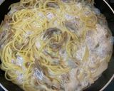 牛乳で濃厚☆舞茸と生ハムのクリームパスタ作り方4写真