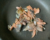 残り物のカブの葉と鮭のアラで大人の炒飯作り方6写真