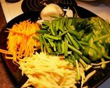 【豚肉と細切り野菜炒め】チンジャオロース作り方1写真
