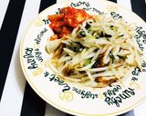 春菊・もやし・竹輪の鶏がら炒めキムチ添え作り方3写真