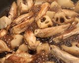 れんこんと鶏手羽の甘辛煮作り方5写真