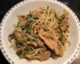 節約料理！豚肉ともやしの味噌マヨ炒め作り方3写真