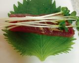 うま味倍増!塩漬けマグロのしそ巻き作り方5写真