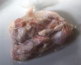 白菜は…酒でじっくり煮る！鶏手羽スープ作り方1写真