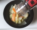 白菜は…酒でじっくり煮る！鶏手羽スープ作り方6写真