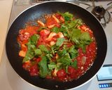 海老とほうれん草のトマトスープパスタ作り方5写真