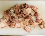旨味が詰まった！鶏モモと大根の甘辛煮物作り方2写真