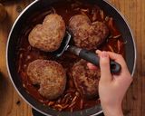 デミ缶で簡単！ふわふわ煮込みハンバーグ作り方13写真