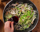 デミ缶で簡単！ふわふわ煮込みハンバーグ作り方11写真