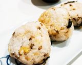 天かすと塩昆布おにぎり【悪魔のおにぎり】作り方3写真