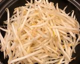 余ったセロリの葉で！もやしチリソー酢！作り方2写真