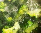 ブロッコリーと海老の中華風炒め作り方1写真