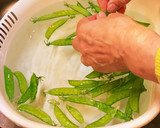 簡単☆海老芋と絹さやの煮物作り方1写真