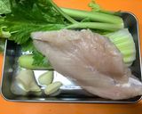 セロリと鶏むね肉の香味豆板醤炒め作り方1写真