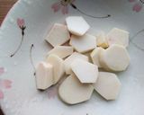 里芋・小松菜のお味噌汁♪里芋はレンジ簡単作り方1写真