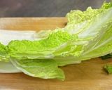白菜と豚肉だけのお味噌汁作り方1写真