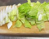 白菜と豚肉だけのお味噌汁作り方2写真