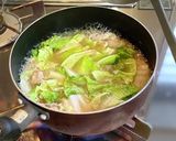 白菜と豚肉だけのお味噌汁作り方7写真