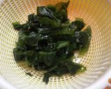 オニオンチップとわかめ和え作り方1写真