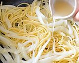 たっぷり白菜でカサ増し、海の幸パスタ ♪作り方5写真