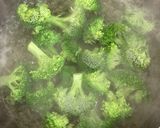 ブロッコリーと鶏肉のトマト煮作り方1写真