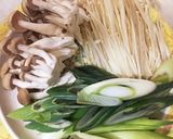 鶏モモの野菜たっぷりミルク味噌鍋作り方2写真