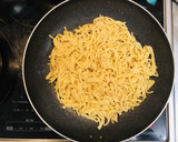 残った焼きそば麺で！和風★お好み焼き作り方4写真
