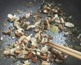 5種天然キノコ、エゴマの実で豪華おにぎり作り方4写真