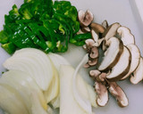 豚肉ピーマン玉ねぎ椎茸の中華炒め作り方1写真