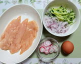 簡単昼食！鶏ささみと胡瓜と卵のサラダ丼作り方1写真