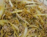 塩麹で♪豚ひき肉と豆苗のカレースープ作り方3写真