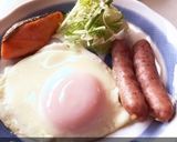 我が家の朝食　ぱっかーんウインナーエッグ作り方9写真