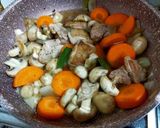 クリスマスに！！鶏もも肉のフリカッセ作り方5写真