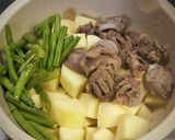 砂肝と馬鈴薯、インゲンの甘味噌炒め作り方2写真