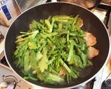 春菊と豚バラの中華風！青菜炒め作り方2写真