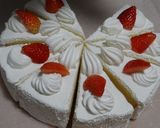 100円ショートケーキをホールケーキに作り方1写真