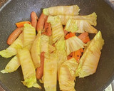 白菜とソーセージのカレー風味炒め作り方4写真